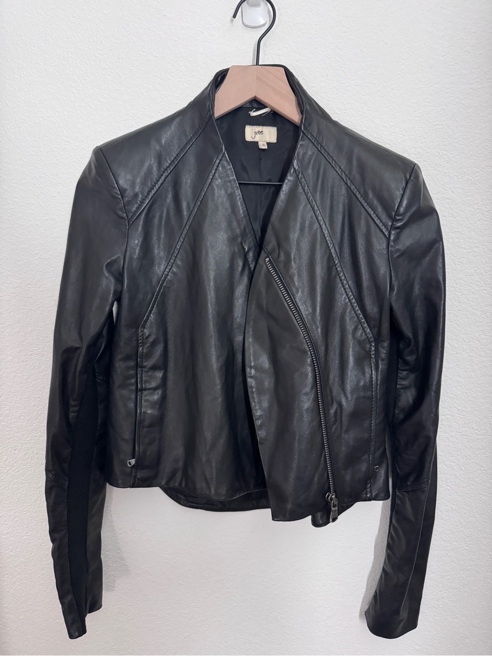 Women's June Genuine Leather Collarless Moto Jacket Small